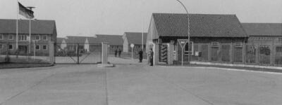 Haupteingang der Julius-Leber-Kaserne in Husum (1959 - Foto: Wagner)