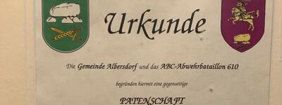 Patenschaftsurkunde zwischen der Gemeinde Albersdorf ud dem ABC-Abwehrbataillon 610 (2003)